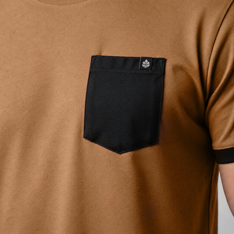 Camiseta com Bolso Caramelo